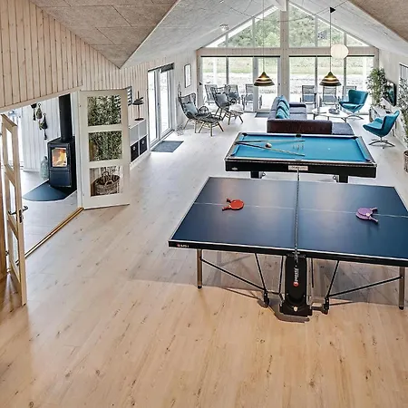 Cozy In With House A Panoramic View *